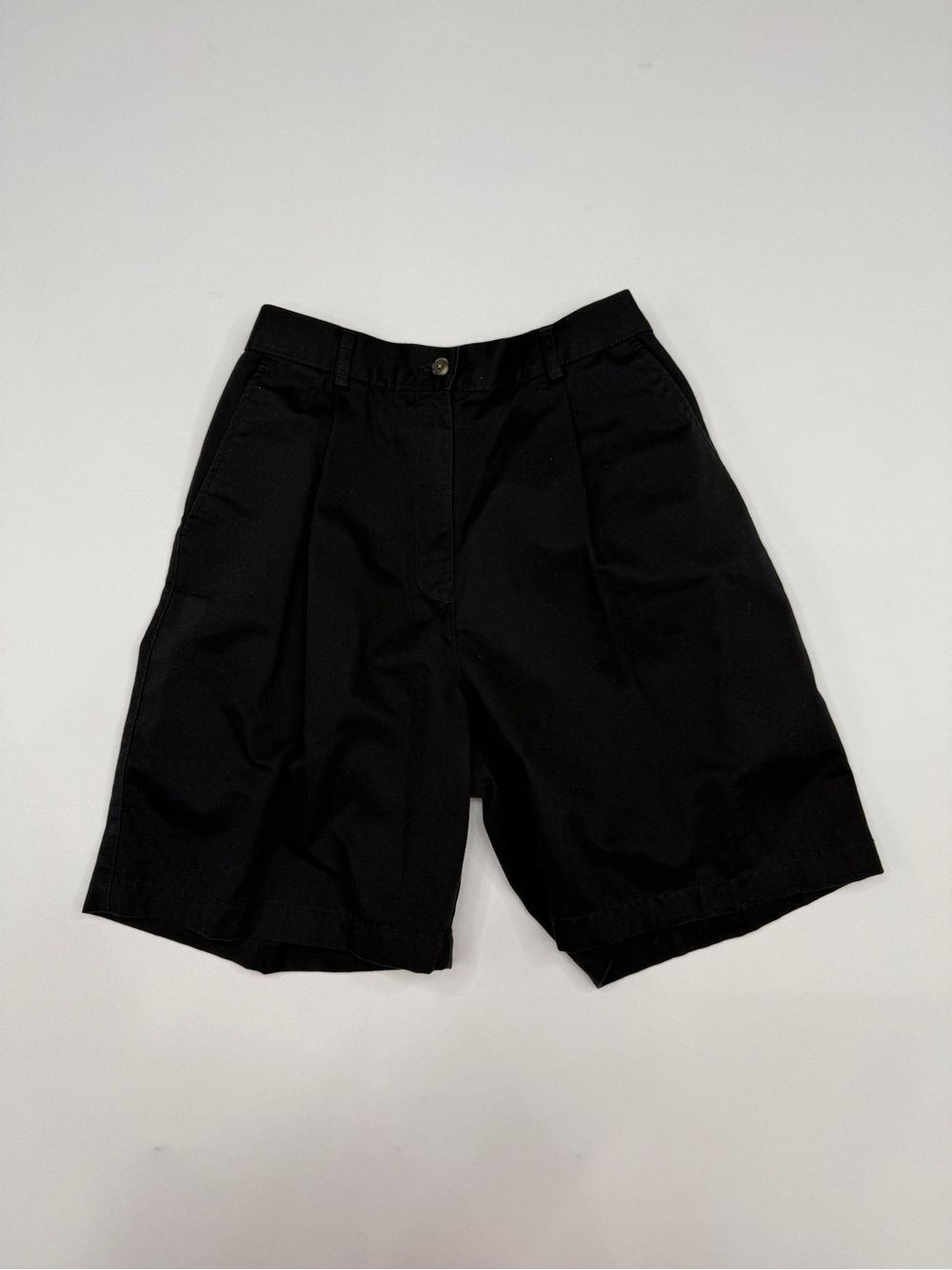 L.L.Bean Black Pleated Comfort Waist Chino Shorts Women's Size 10